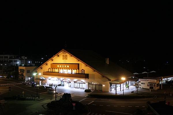 0723113-東武站前日光公園旅舍505房夜間窗景.JPG