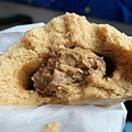 0724188-在公車上吃肉包當午餐.JPG