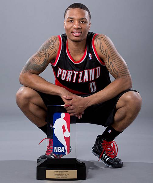 damian-lillard-rookie-of-the-year-adidas-crazyquick-01