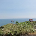 獅頭山之行，再度證明阿嘉實在是適合帶出門旅行的小子，上車睡覺、下車快走。第三天了...我們還沒搬出手推車來！