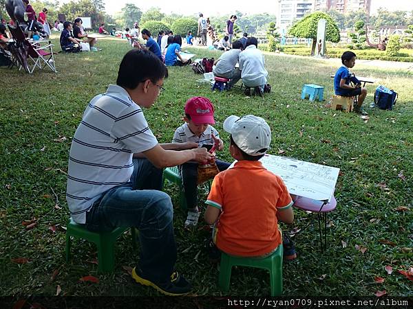 總是要用可樂果來慰勞一下這兩隻