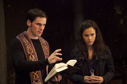 rite-photo-colin-odonoghue-alice-braga