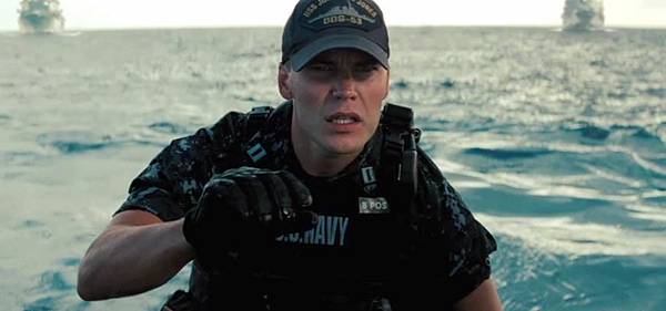 Taylor-Kitsch-in-Battleship-2
