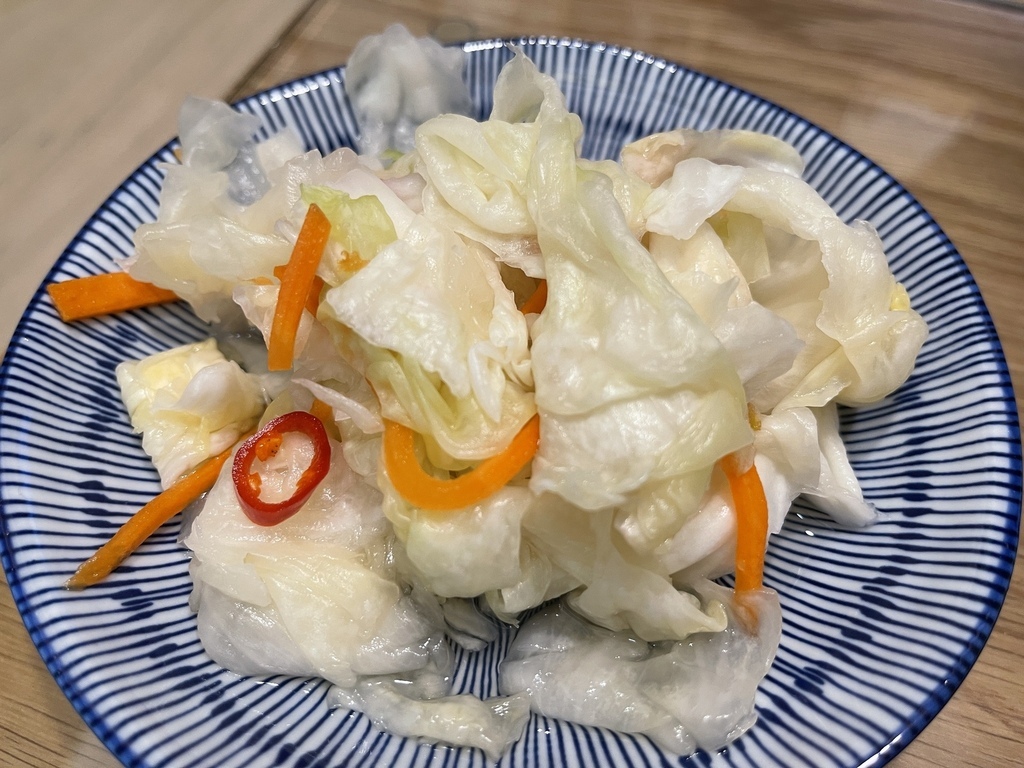 【新北中和美食】千芳餃子館，在地人熱愛的手工水餃店，料多實在