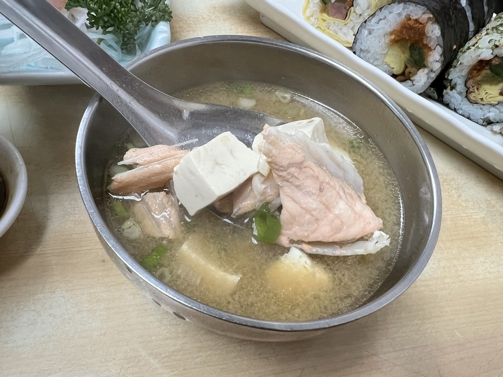 【台北大安美食】今日壽司店,臨江街夜市裡超過30年的日料老店 【台北大安美食】今日壽司店,臨江街夜市裡超過30年的日料老店