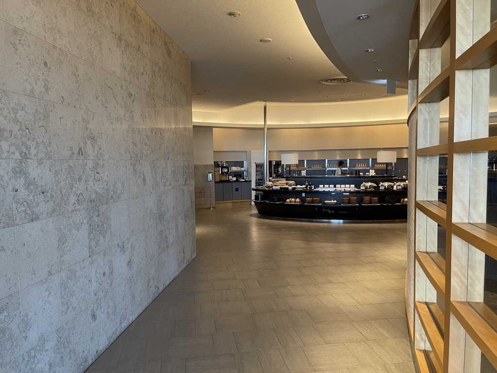 【開箱文】國泰航空成田機場貴賓室,超無敵景緻邊品嚐美食邊賞機 【開箱文】國泰航空成田機場貴賓室,超無敵景緻邊品嚐美食邊賞機