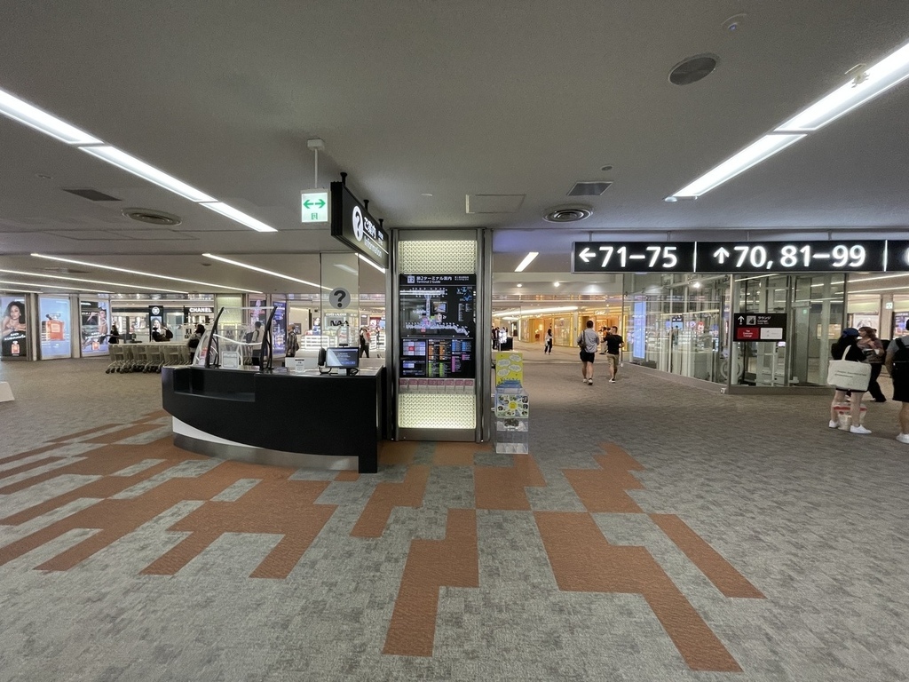 【開箱文】國泰航空成田機場貴賓室,超無敵景緻邊品嚐美食邊賞機 【開箱文】國泰航空成田機場貴賓室,超無敵景緻邊品嚐美食邊賞機