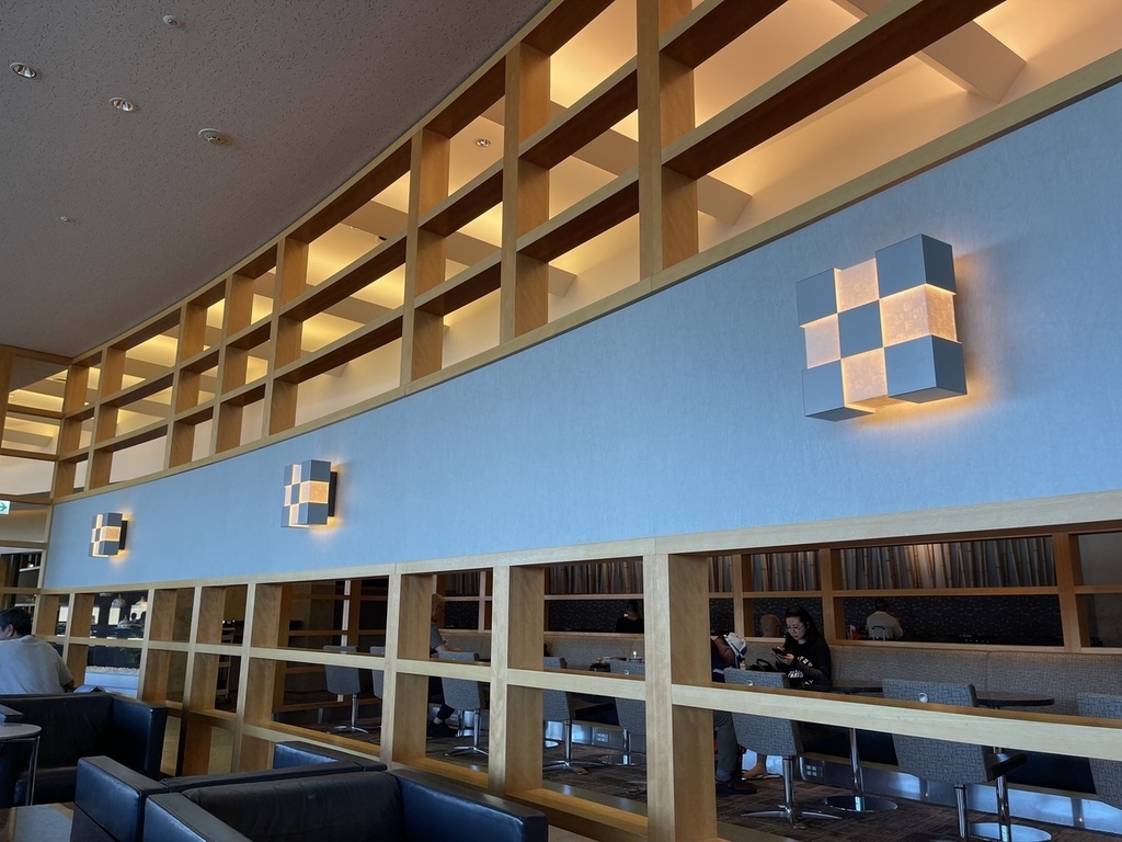 【開箱文】國泰航空成田機場貴賓室,超無敵景緻邊品嚐美食邊賞機 【開箱文】國泰航空成田機場貴賓室,超無敵景緻邊品嚐美食邊賞機