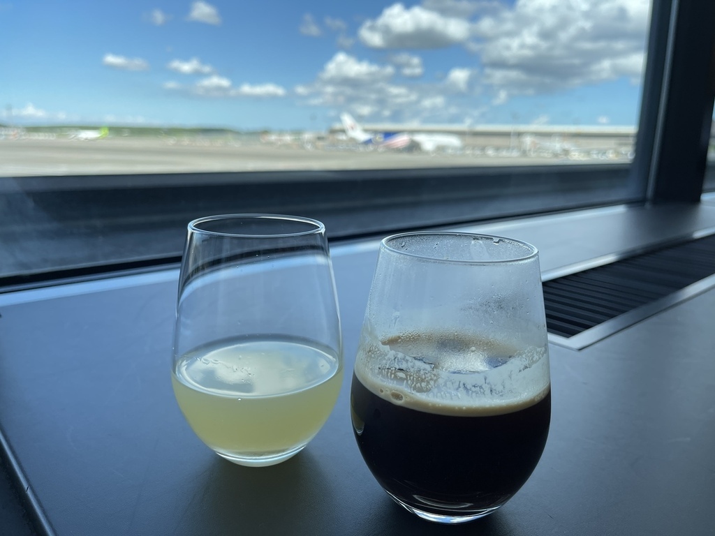 【開箱文】國泰航空成田機場貴賓室,超無敵景緻邊品嚐美食邊賞機 【開箱文】國泰航空成田機場貴賓室,超無敵景緻邊品嚐美食邊賞機