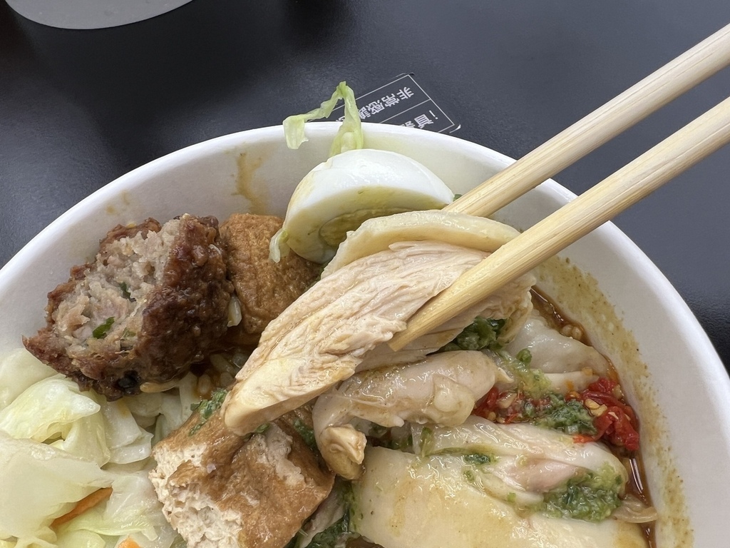 【台北南港美食】丸田雞肉,雞肉滑嫩順口,獅子頭扎實緊密,咖哩 【台北南港美食】丸田雞肉,雞肉滑嫩順口,獅子頭扎實緊密,咖哩
