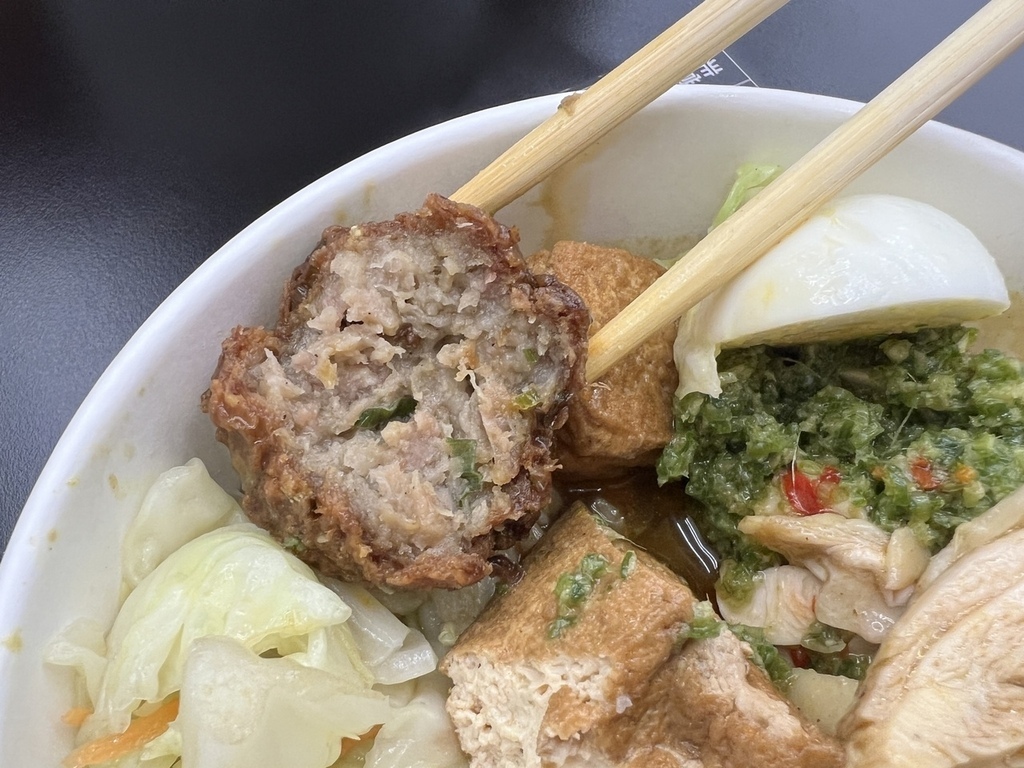 【台北南港美食】丸田雞肉,雞肉滑嫩順口,獅子頭扎實緊密,咖哩 【台北南港美食】丸田雞肉,雞肉滑嫩順口,獅子頭扎實緊密,咖哩