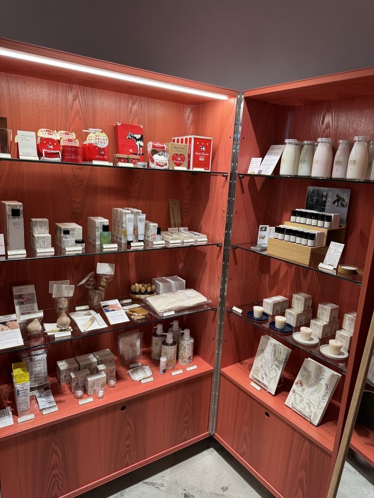 【日本東京】成田機場一航廈的中川政七商店,超可愛陶製擺飾,幫 【日本東京】成田機場一航廈的中川政七商店,超可愛陶製擺飾,幫