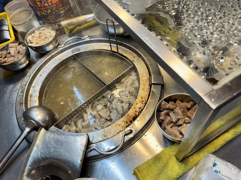 【台北大同美食】寧夏夜市豬肝榮仔,蟬聯5年必比登推薦,超鮮嫩 【台北大同美食】寧夏夜市豬肝榮仔,蟬聯5年必比登推薦,超鮮嫩