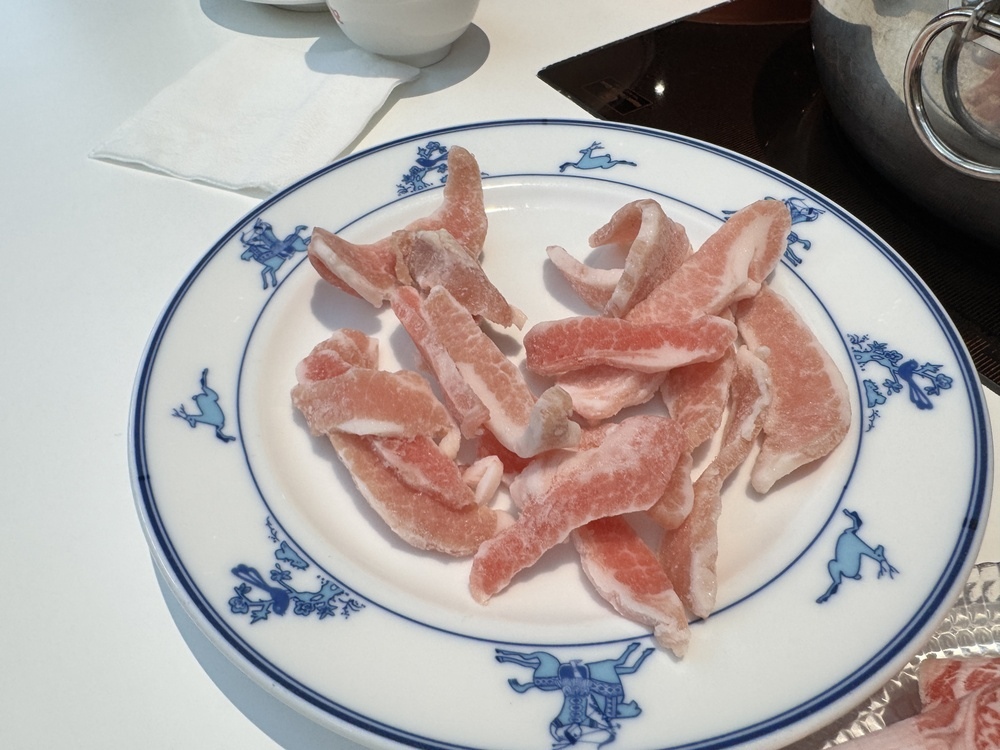 【台北萬華美食】詹記麻辣火鍋西門大世界,經典鴨血必嚐,白菊狗 【台北萬華美食】詹記麻辣火鍋西門大世界,經典鴨血必嚐,白菊狗