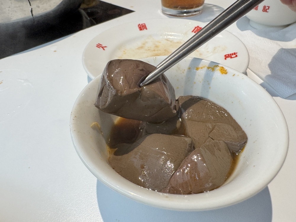 【台北萬華美食】詹記麻辣火鍋西門大世界,經典鴨血必嚐,白菊狗 【台北萬華美食】詹記麻辣火鍋西門大世界,經典鴨血必嚐,白菊狗
