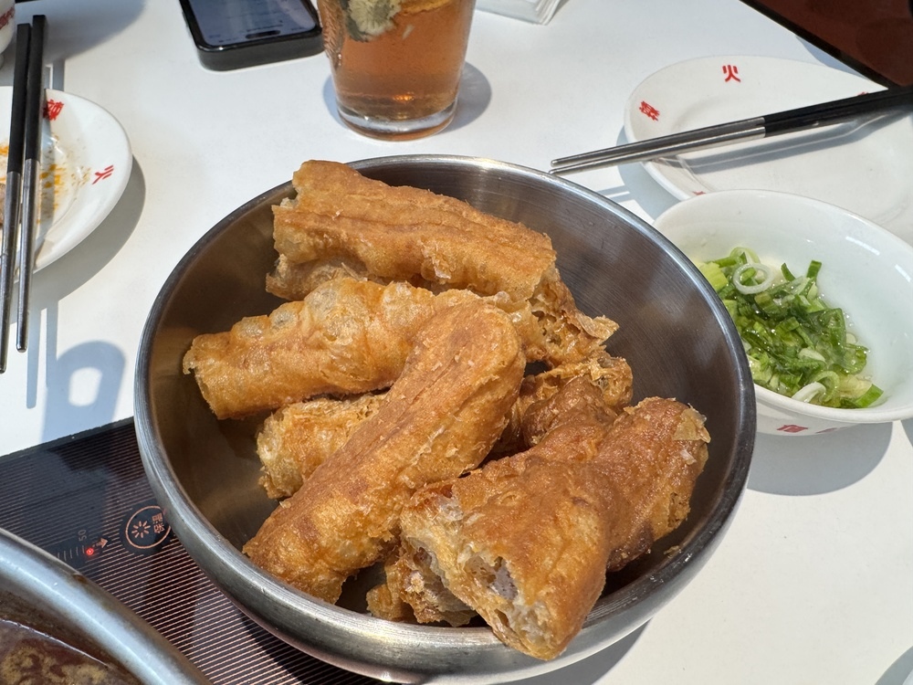 【台北萬華美食】詹記麻辣火鍋西門大世界,經典鴨血必嚐,白菊狗 【台北萬華美食】詹記麻辣火鍋西門大世界,經典鴨血必嚐,白菊狗