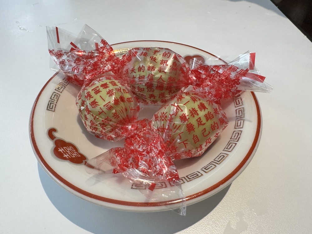 【台北萬華美食】詹記麻辣火鍋西門大世界,經典鴨血必嚐,白菊狗 【台北萬華美食】詹記麻辣火鍋西門大世界,經典鴨血必嚐,白菊狗