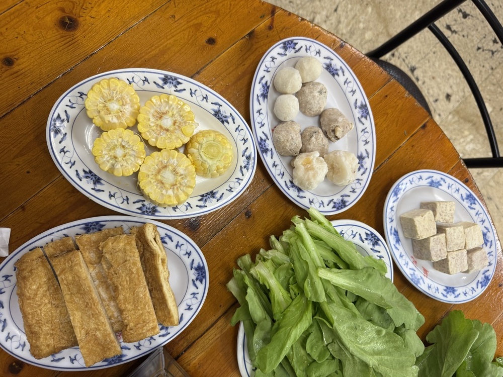 【台北中正美食】藍記麻辣火鍋,在地30多年的傳統口味,鴨血超 【台北中正美食】藍記麻辣火鍋,在地30多年的傳統口味,鴨血超