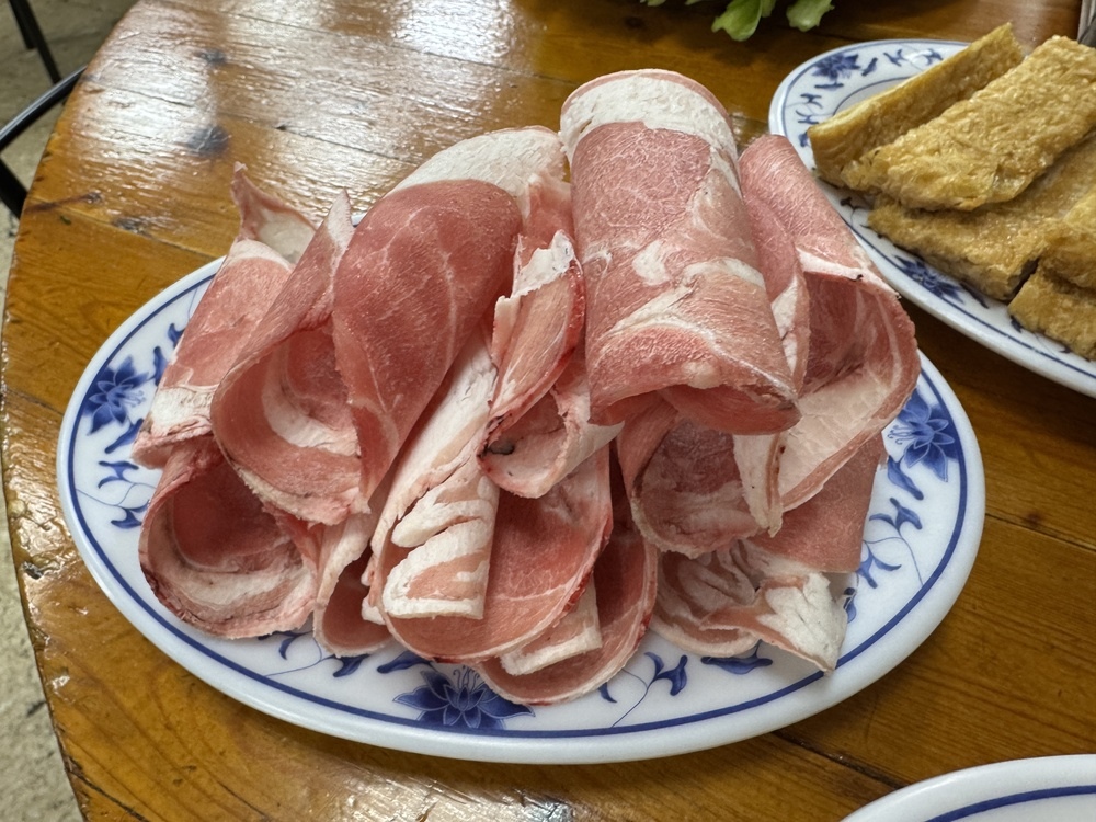 【台北中正美食】藍記麻辣火鍋,在地30多年的傳統口味,鴨血超 【台北中正美食】藍記麻辣火鍋,在地30多年的傳統口味,鴨血超