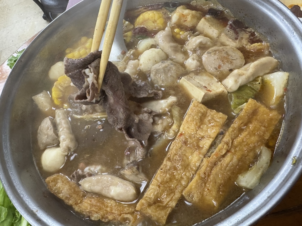 【台北中正美食】藍記麻辣火鍋,在地30多年的傳統口味,鴨血超 【台北中正美食】藍記麻辣火鍋,在地30多年的傳統口味,鴨血超