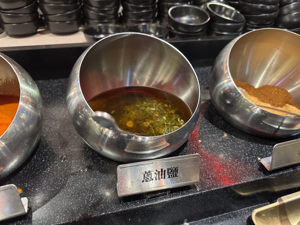 【台北萬華美食】嚮辣台北西門店,和牛肉吃到飽只要798,