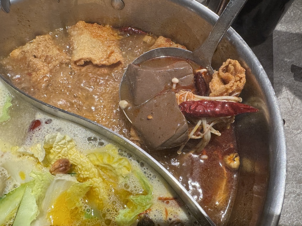 【台北萬華美食】嚮辣台北西門店,和牛肉吃到飽只要798,