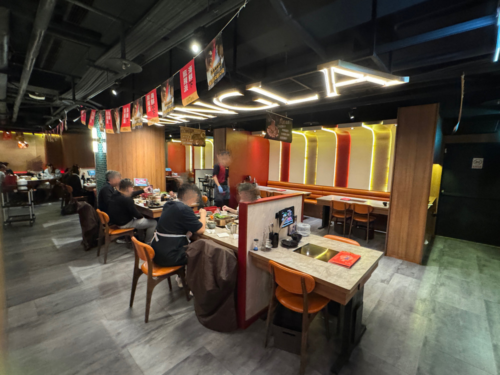 【台北萬華美食】嚮辣台北西門店,和牛肉吃到飽只要798,