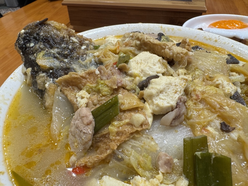 【嘉義東區美食】林聰明沙鍋魚頭,滿滿沙鍋菜好實在,湯底免費續 【嘉義東區美食】林聰明沙鍋魚頭,滿滿沙鍋菜好實在,湯底免費續