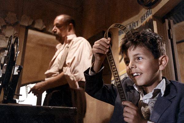 Nuovo_Cinema_Paradiso_(film)