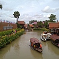 Ayutthaya Floating Market 阿育陀耶水上市場(圖片取自http://donmueangairportthai.com)