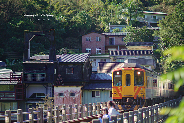 三貂嶺火車拍攝.png