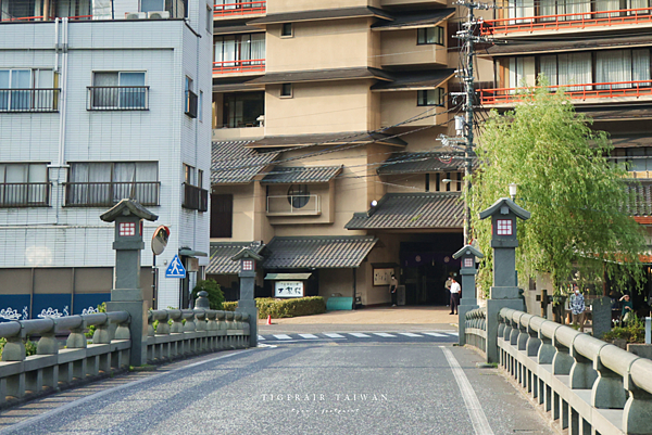 鳥取 三朝橋.png