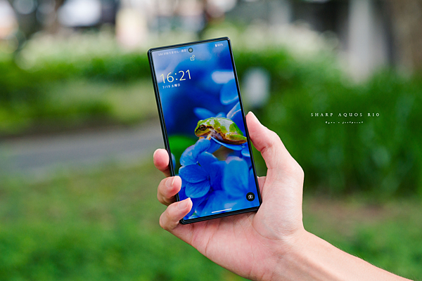 AQUOS R10 開箱.png