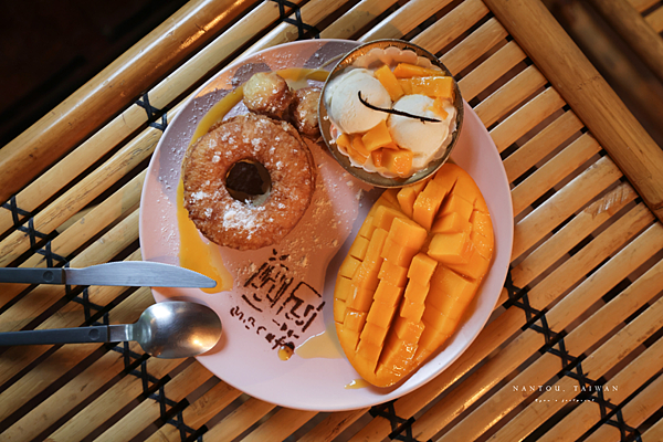 凹凸咖啡館 餐點.png