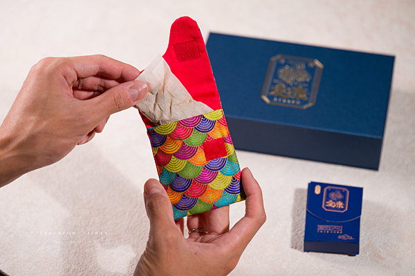 LAMORCOM 紅鸞天喜香包禮盒.png