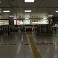 空蕩蕩的東京車站