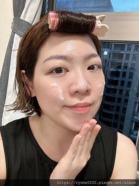 SOFINA iP 全新《角質修護恆潤精萃水》及《土台美容液