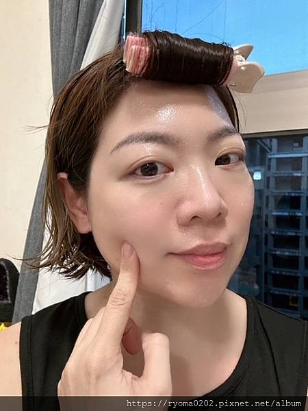 SOFINA iP 全新《角質修護恆潤精萃水》及《土台美容液