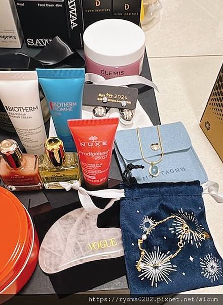 【聖誕禮物/交換禮物/倒數月曆】2024 VOGUE 倒數月