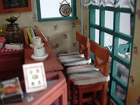 袖珍娃娃屋-星星的咖啡吧 室內坐椅.jpg