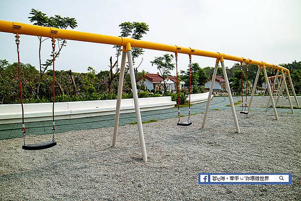 彰化景點：溪湖中央公園～解封開放！葡藤堡遊戲場、綠丘原野樂園、磨石子溜滑梯、攀岩牆、躲貓貓水管、沙坑、七座盪鞦韆 (15).jpg