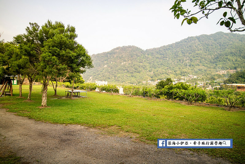 苗栗：芳樺園露營區～營區內就是玫瑰花園，直達溪邊戲水，鄰近親子景點,NO (9).jpg