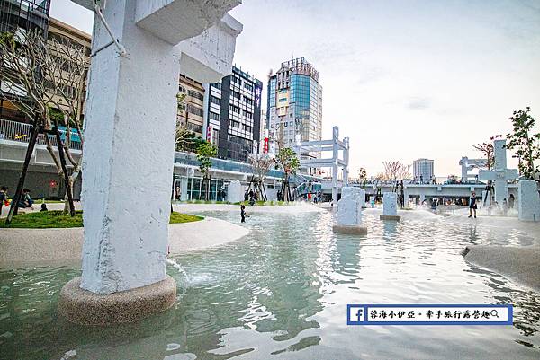 台南戲水景點「河樂廣場親水公園」 (11).jpg