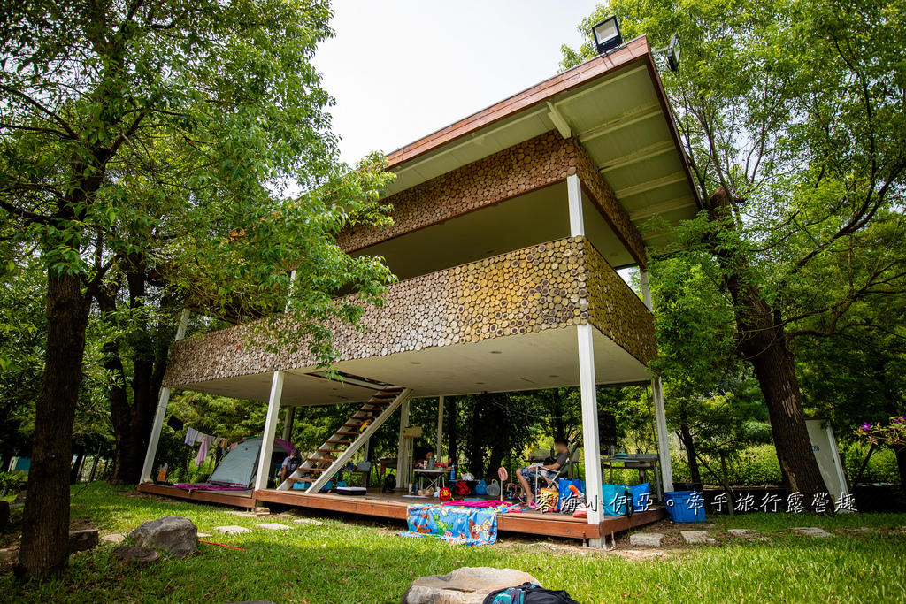 沐光山居2-歐瑪魯渡假莊園 原木雨棚區