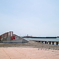 高雄景點-彌陀漁港海岸光廊 (13).jpg