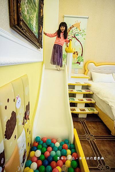 宜蘭五結親子民宿【聖荷緹渡假城堡】宜蘭人氣親子溜滑梯民宿，夢幻城堡睡床、溜滑梯、電動車跑道