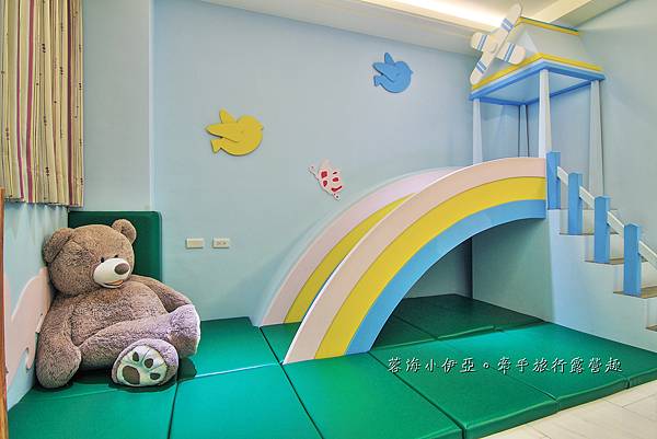 宜蘭親子民宿【Royal House藝景居】夏日戲水池、溜滑梯、超跑賽車、沙坑、籃球場