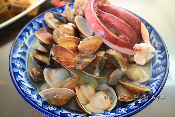 桃園中壢【好滋味麵館】浮誇版海鮮蛤蜊麵，超過百顆蛤蜊滿到掉下巴，只要百元，在地老饕都愛（含菜單）