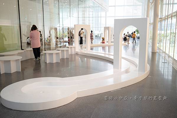 絕美！桃園市兒童美術館(青埔館)，9/1前免費入館，線上預約、停車資訊、展覽、門票，桃園親子景點