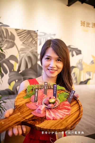 苗栗豪華露營【斑比跳跳頂級豪華露營】一泊四食頂級奢華露營，A5和牛、波士頓龍蝦、豪華露營車、渡假戲水池